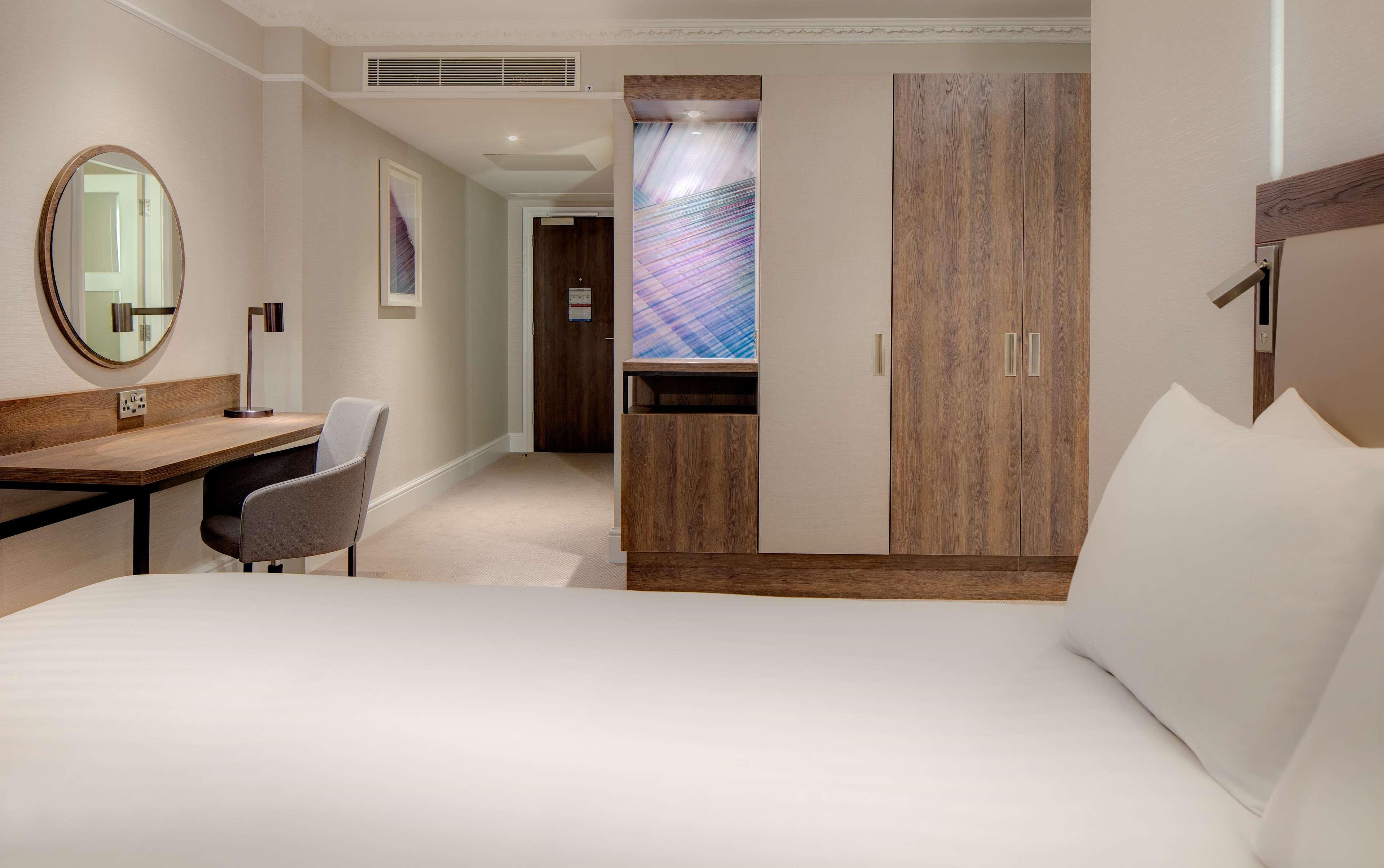 Hilton Edinburgh Carlton Hotel Exterior photo