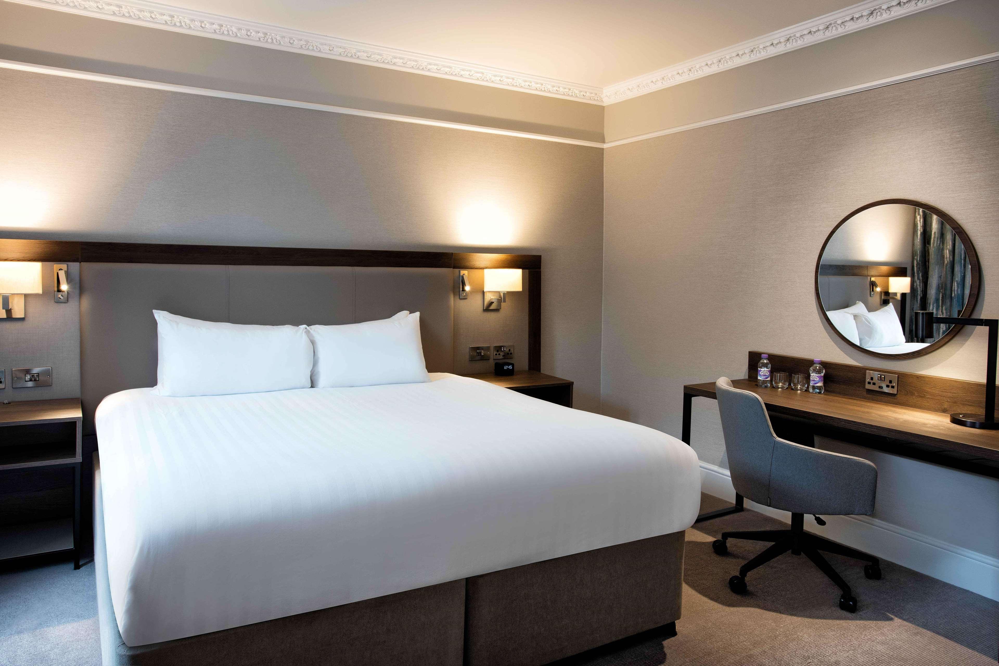 Hilton Edinburgh Carlton Hotel Exterior photo