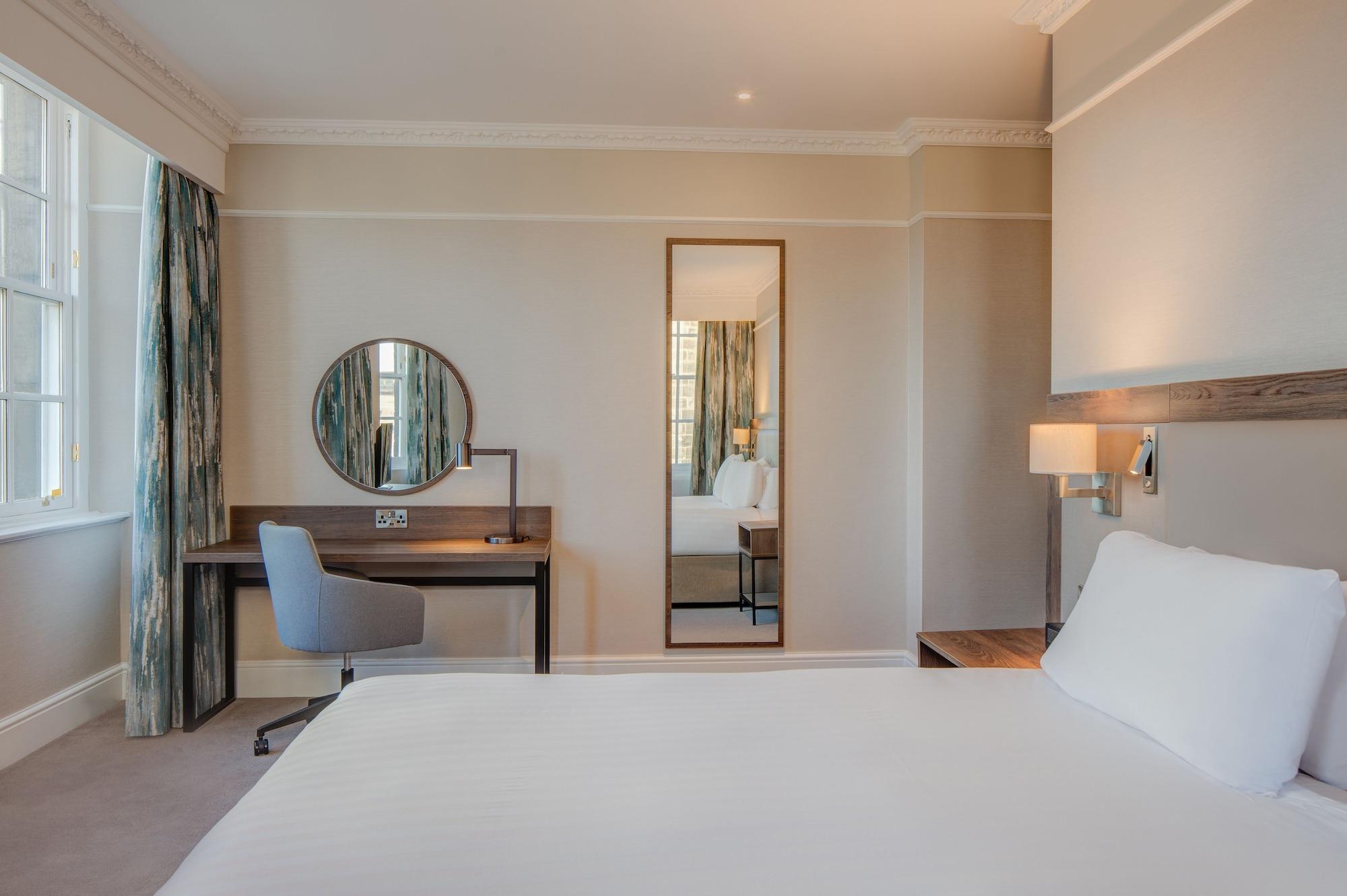 Hilton Edinburgh Carlton Hotel Room photo