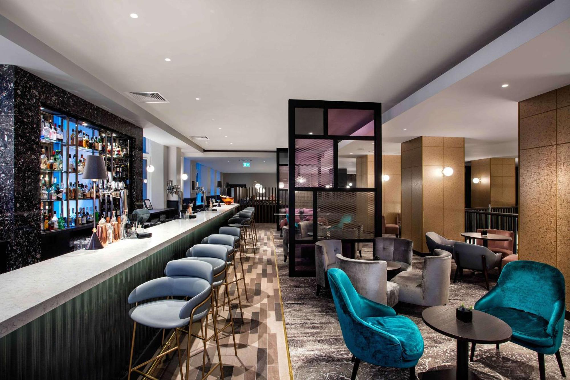 Hilton Edinburgh Carlton Hotel Exterior photo