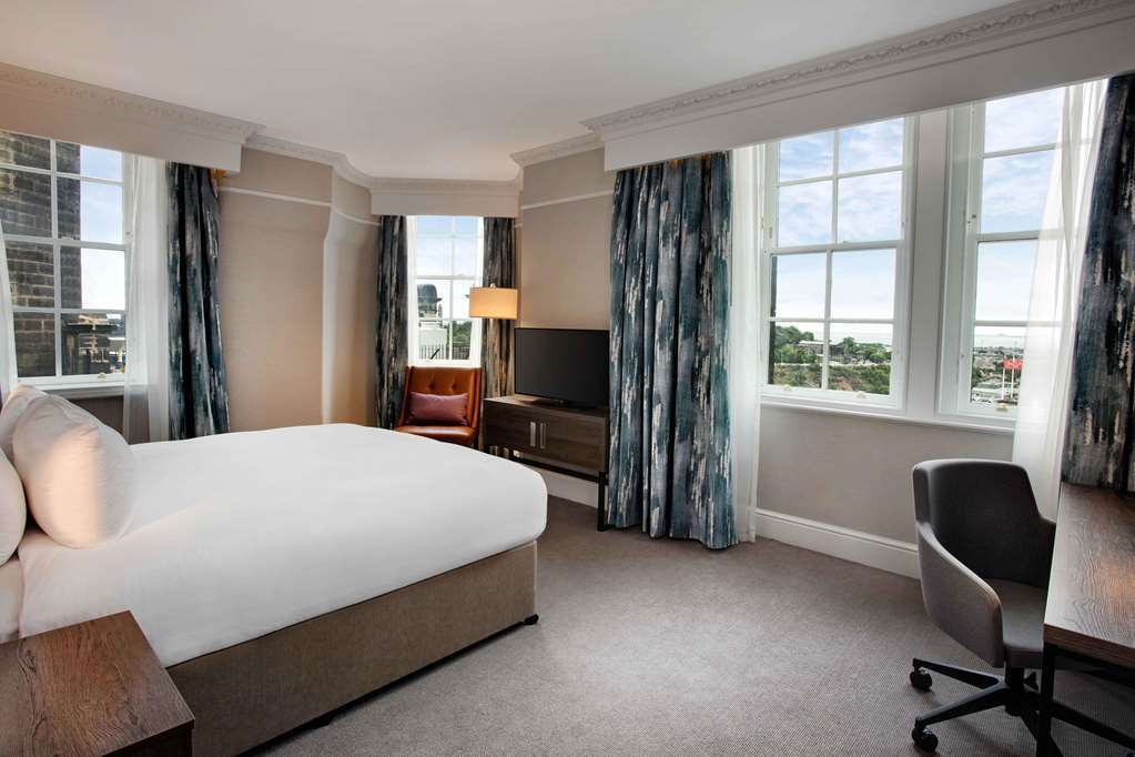Hilton Edinburgh Carlton Hotel Room photo