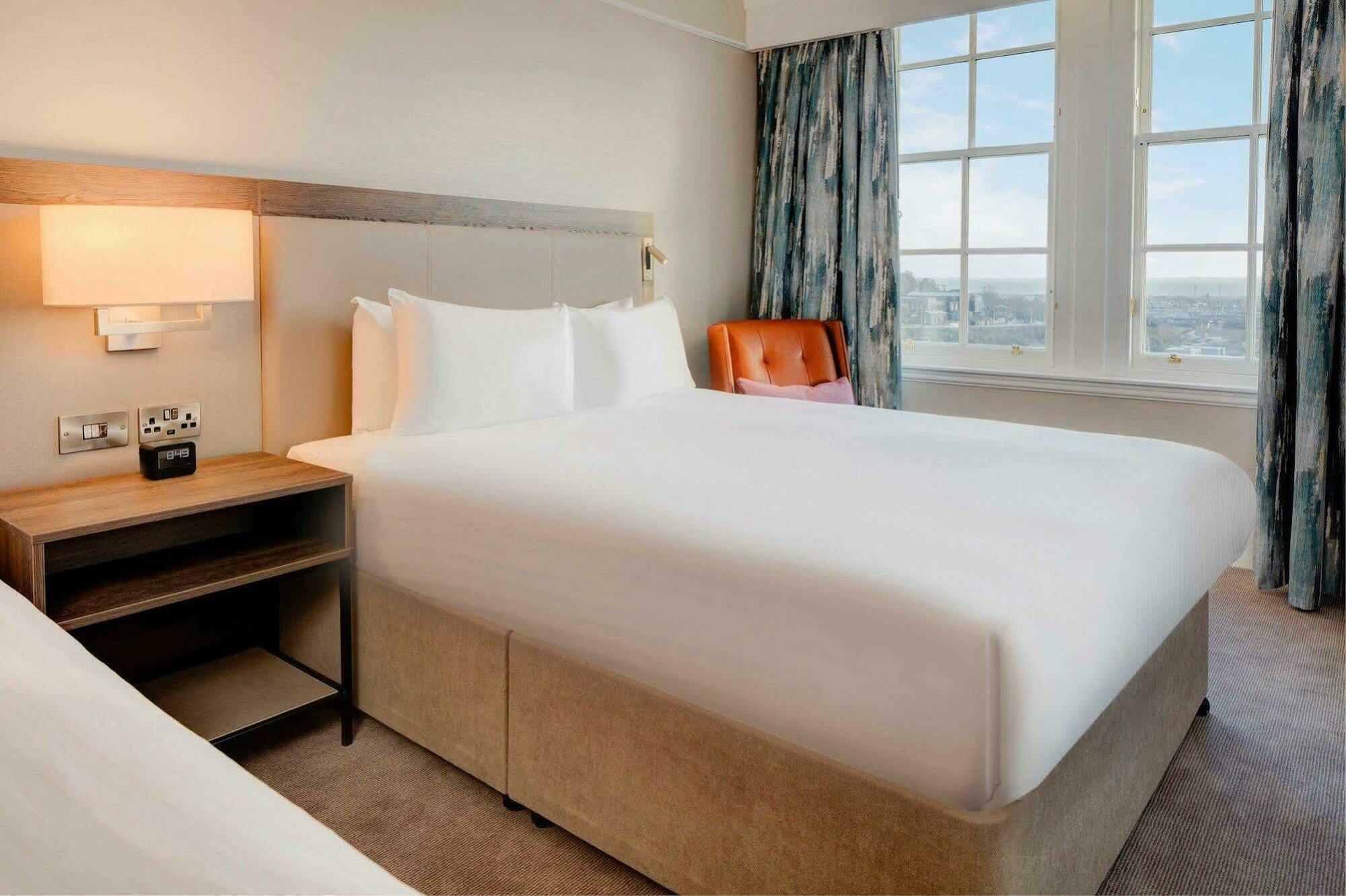 Hilton Edinburgh Carlton Hotel Exterior photo